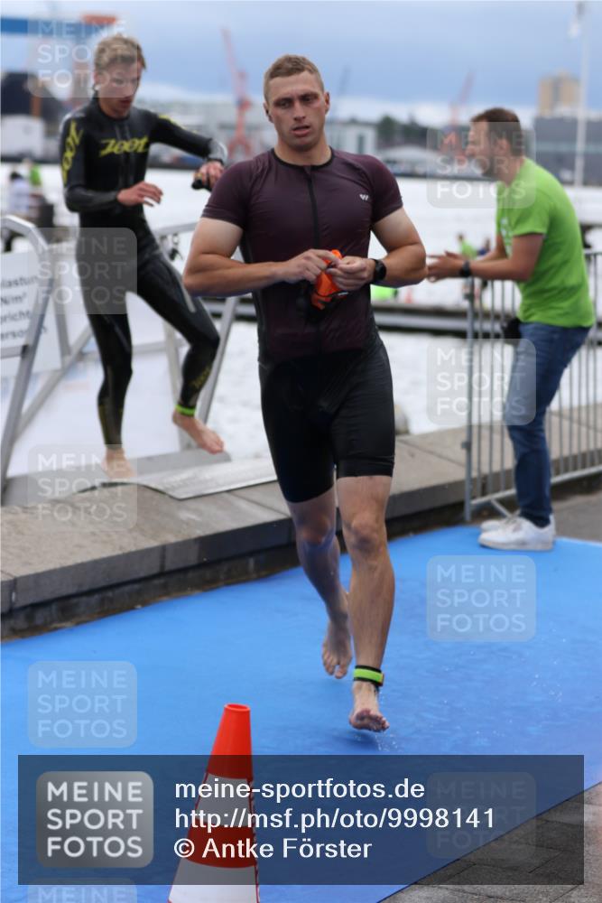 16.08.2026 - KN Förde Triathlon 2026 Antke Förster http://msf.ph/oto/9998141 16.08.2026 12:47:31 Schwimmen 567, 579, 705, 565, 572, 573, 583, 702, 707, 712 meine-sportfotos.de