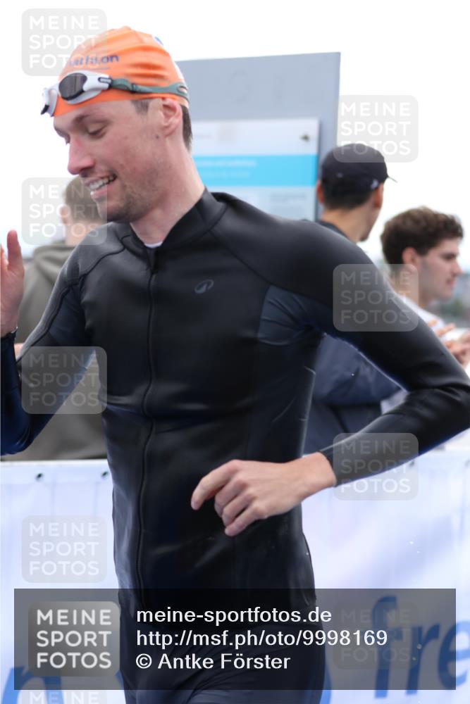 16.08.2026 - KN Förde Triathlon 2026 Antke Förster http://msf.ph/oto/9998169 16.08.2026 12:48:27 Schwimmen 568, 581, 586, 600, 733, 196, 539, 612 meine-sportfotos.de