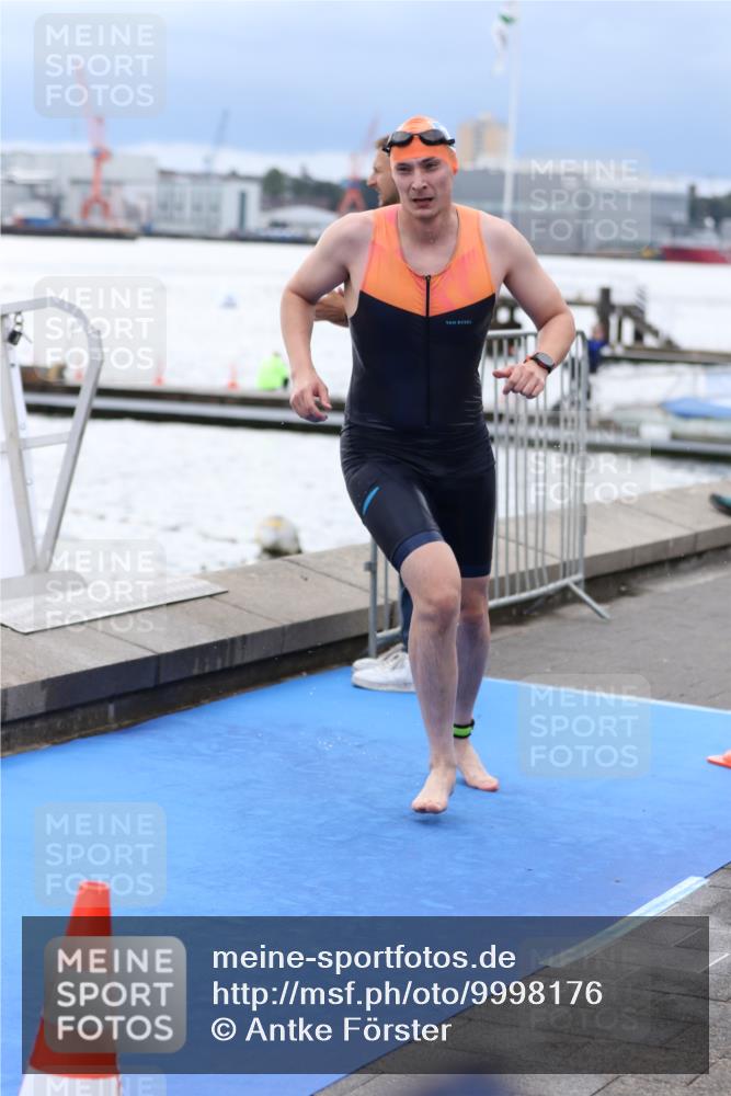16.08.2026 - KN Förde Triathlon 2026 Antke Förster http://msf.ph/oto/9998176 16.08.2026 12:48:43 Schwimmen 539, 581, 600, 612, 196, 584, 612, 719 meine-sportfotos.de