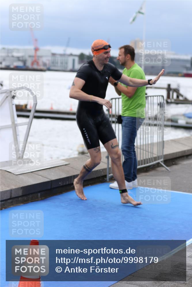 16.08.2026 - KN Förde Triathlon 2026 Antke Förster http://msf.ph/oto/9998179 16.08.2026 12:48:48 Schwimmen 539, 600, 612, 196, 584, 719 meine-sportfotos.de