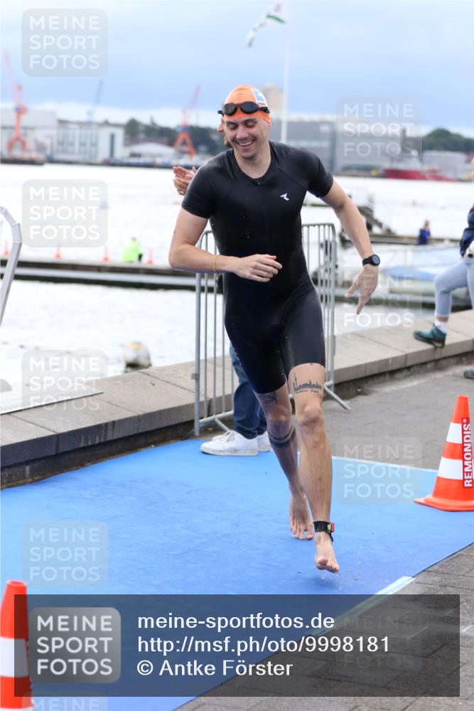 16.08.2026 - KN Förde Triathlon 2026 Antke Förster http://msf.ph/oto/9998181 16.08.2026 12:48:48 Schwimmen 539, 600, 612, 196, 584, 719 meine-sportfotos.de