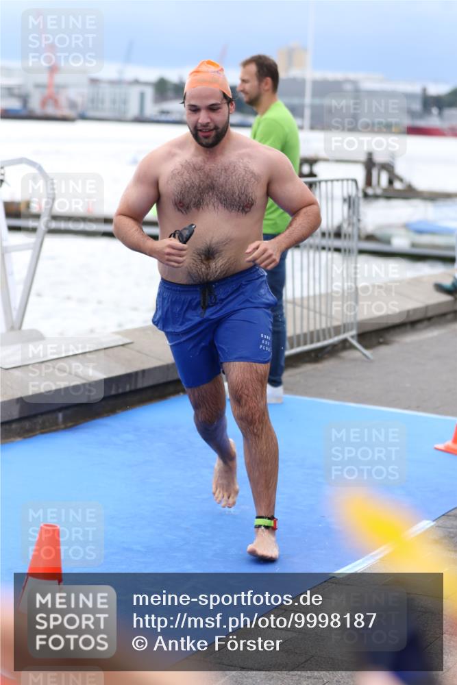 16.08.2026 - KN Förde Triathlon 2026 Antke Förster http://msf.ph/oto/9998187 16.08.2026 12:48:55 Schwimmen 196, 539, 584, 612, 719 meine-sportfotos.de