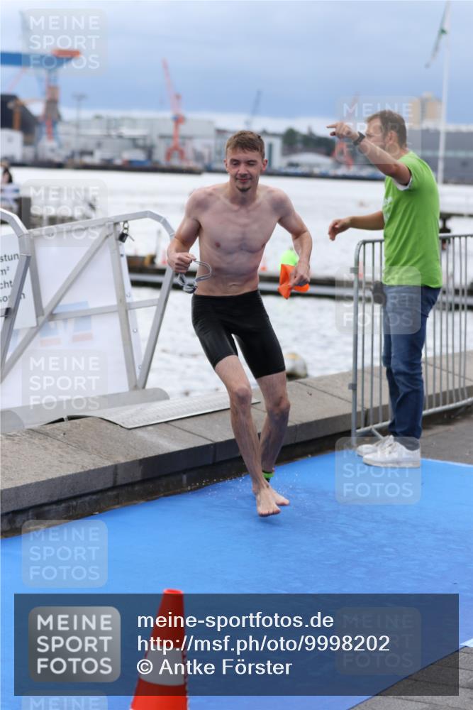16.08.2026 - KN Förde Triathlon 2026 Antke Förster http://msf.ph/oto/9998202 16.08.2026 12:49:41 Schwimmen 576, 592, 597, 578, 589, 595, 709, 711, 720 meine-sportfotos.de