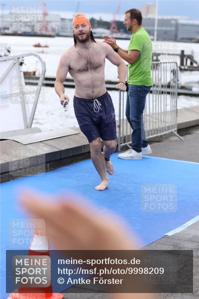 16.08.2026 - KN Förde Triathlon 2026 Antke Förster http://msf.ph/oto/9998209 16.08.2026 12:49:52 Schwimmen 578, 592, 595, 597, 720, 589, 595, 601, 605, 611, 709, 711, 740 meine-sportfotos.de