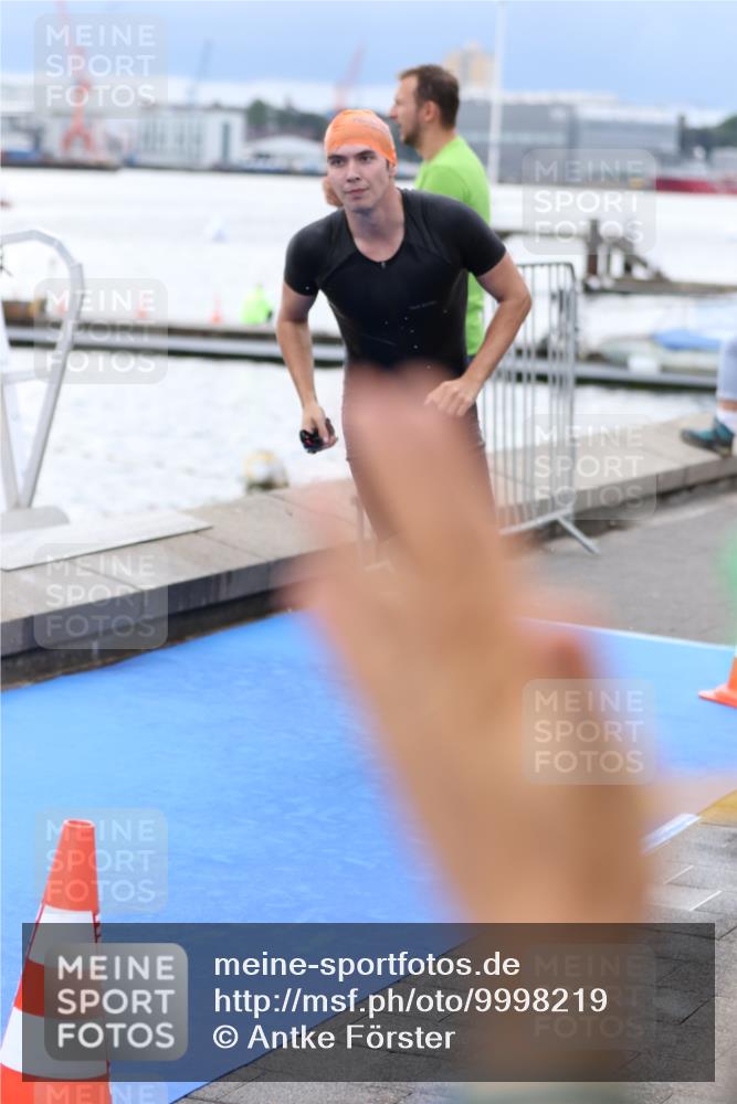 16.08.2026 - KN Förde Triathlon 2026 Antke Förster http://msf.ph/oto/9998219 16.08.2026 12:50:10 Schwimmen 589, 595, 601, 709, 711, 602, 605, 611, 704, 721, 740 meine-sportfotos.de