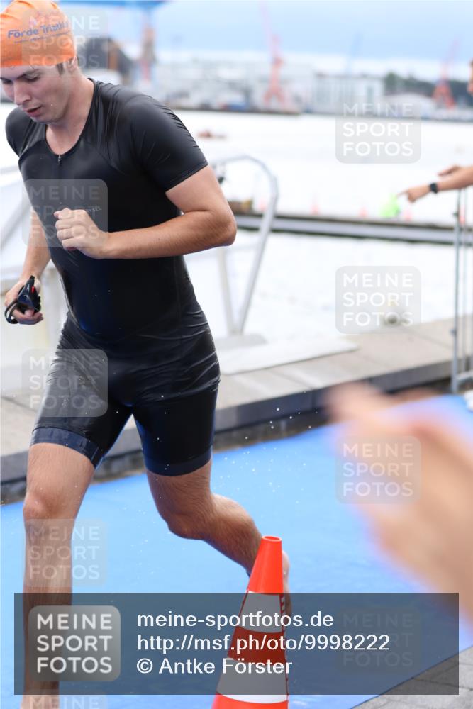 16.08.2026 - KN Förde Triathlon 2026 Antke Förster http://msf.ph/oto/9998222 16.08.2026 12:50:11 Schwimmen 589, 595, 601, 709, 711, 602, 605, 611, 704, 721, 740 meine-sportfotos.de