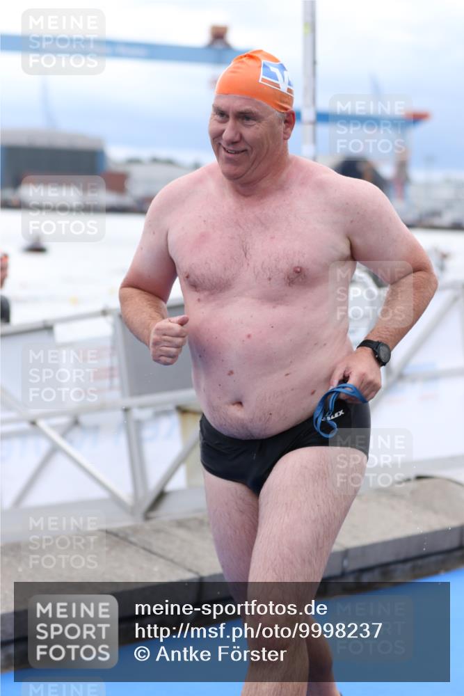 16.08.2026 - KN Förde Triathlon 2026 Antke Förster http://msf.ph/oto/9998237 16.08.2026 12:50:23 Schwimmen 589, 601, 605, 611, 711, 721, 740, 596, 602, 603, 704, 706, 714, 727 meine-sportfotos.de