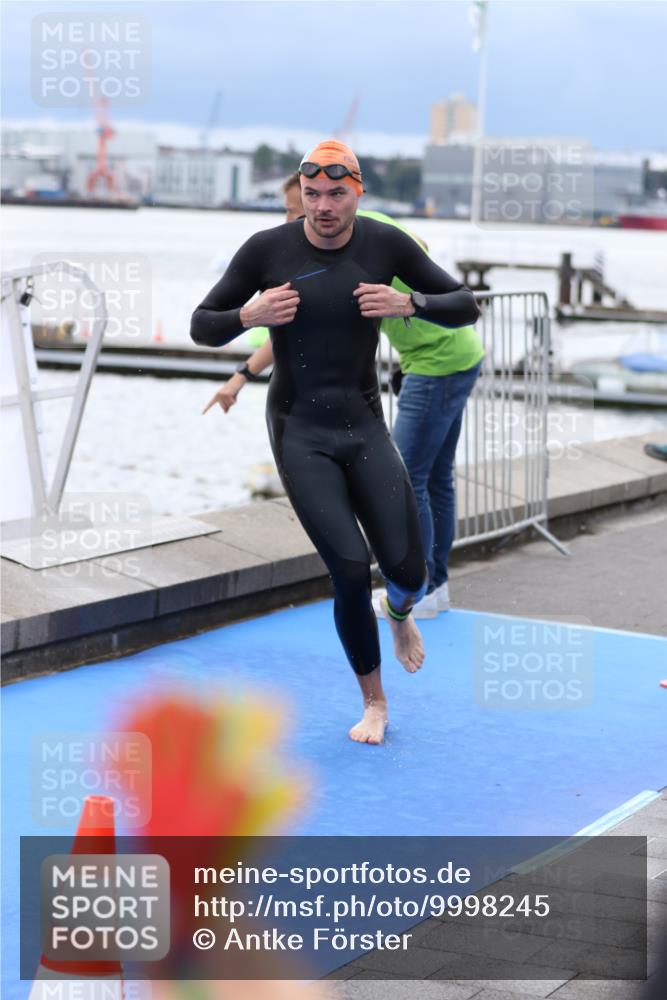 16.08.2026 - KN Förde Triathlon 2026 Antke Förster http://msf.ph/oto/9998245 16.08.2026 12:50:39 Schwimmen 602, 603, 611, 704, 721, 740, 596, 599, 607, 706, 713, 714, 718, 727 meine-sportfotos.de