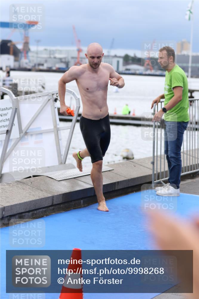 16.08.2026 - KN Förde Triathlon 2026 Antke Förster http://msf.ph/oto/9998268 16.08.2026 12:50:59 Schwimmen 596, 599, 603, 607, 706, 714, 718, 727, 713, 715, 723, 724, 725, 729 meine-sportfotos.de