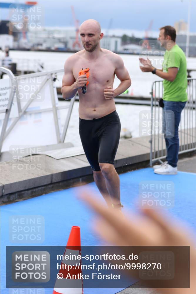 16.08.2026 - KN Förde Triathlon 2026 Antke Förster http://msf.ph/oto/9998270 16.08.2026 12:51:00 Schwimmen 596, 599, 603, 607, 706, 713, 714, 718, 727, 713, 715, 723, 724, 725, 729 meine-sportfotos.de