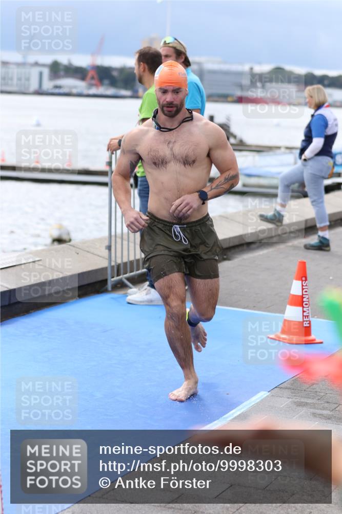 16.08.2026 - KN Förde Triathlon 2026 Antke Förster http://msf.ph/oto/9998303 16.08.2026 12:52:34 Schwimmen 606, 604, 716, 722, 735 meine-sportfotos.de