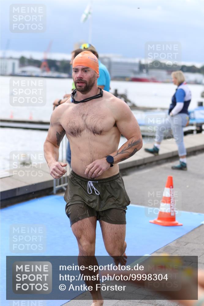 16.08.2026 - KN Förde Triathlon 2026 Antke Förster http://msf.ph/oto/9998304 16.08.2026 12:52:35 Schwimmen 606, 604, 716, 722, 735 meine-sportfotos.de