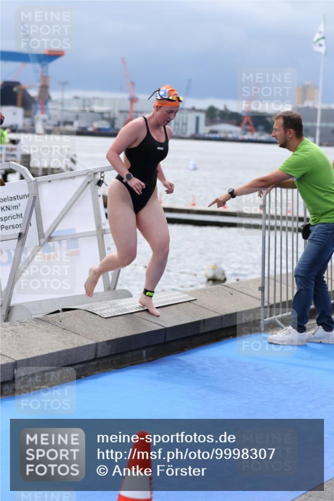 16.08.2026 - KN Förde Triathlon 2026 Antke Förster http://msf.ph/oto/9998307 16.08.2026 12:52:49 Schwimmen 606, 716, 577, 604, 716, 722, 731, 735, 743 meine-sportfotos.de