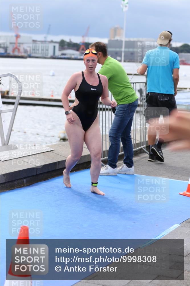 16.08.2026 - KN Förde Triathlon 2026 Antke Förster http://msf.ph/oto/9998308 16.08.2026 12:52:49 Schwimmen 606, 716, 577, 604, 716, 722, 731, 735, 743 meine-sportfotos.de