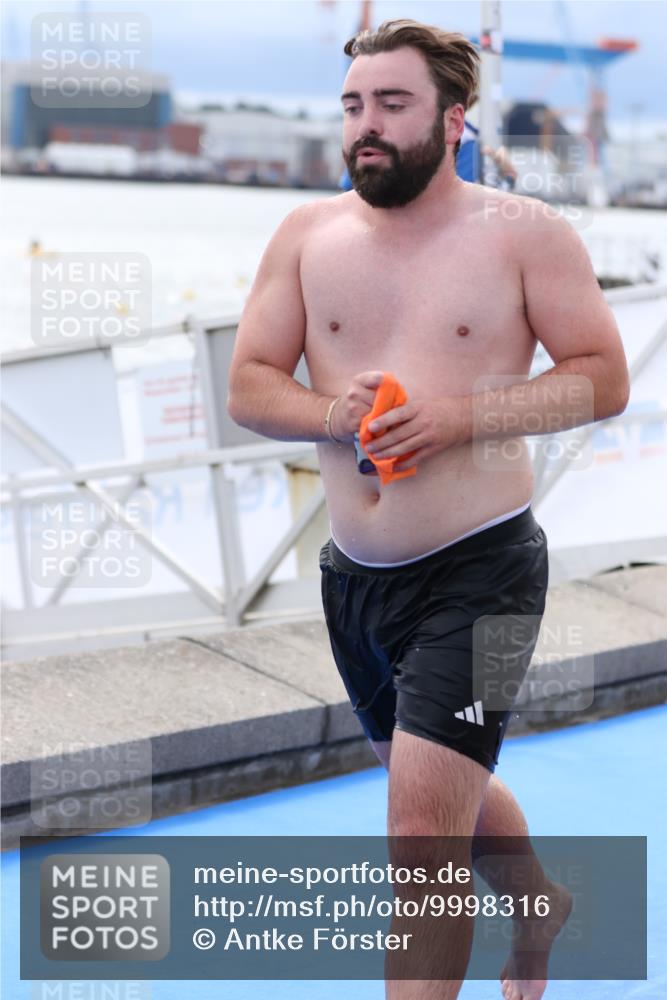 16.08.2026 - KN Förde Triathlon 2026 Antke Förster http://msf.ph/oto/9998316 16.08.2026 12:52:53 Schwimmen 604, 606, 716, 722, 577, 731, 735, 743 meine-sportfotos.de