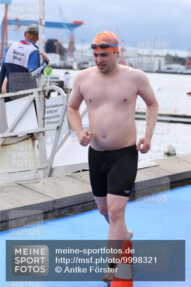 16.08.2026 - KN Förde Triathlon 2026 Antke Förster http://msf.ph/oto/9998321 16.08.2026 12:52:59 Schwimmen 604, 716, 722, 735, 577, 610, 731, 743 meine-sportfotos.de