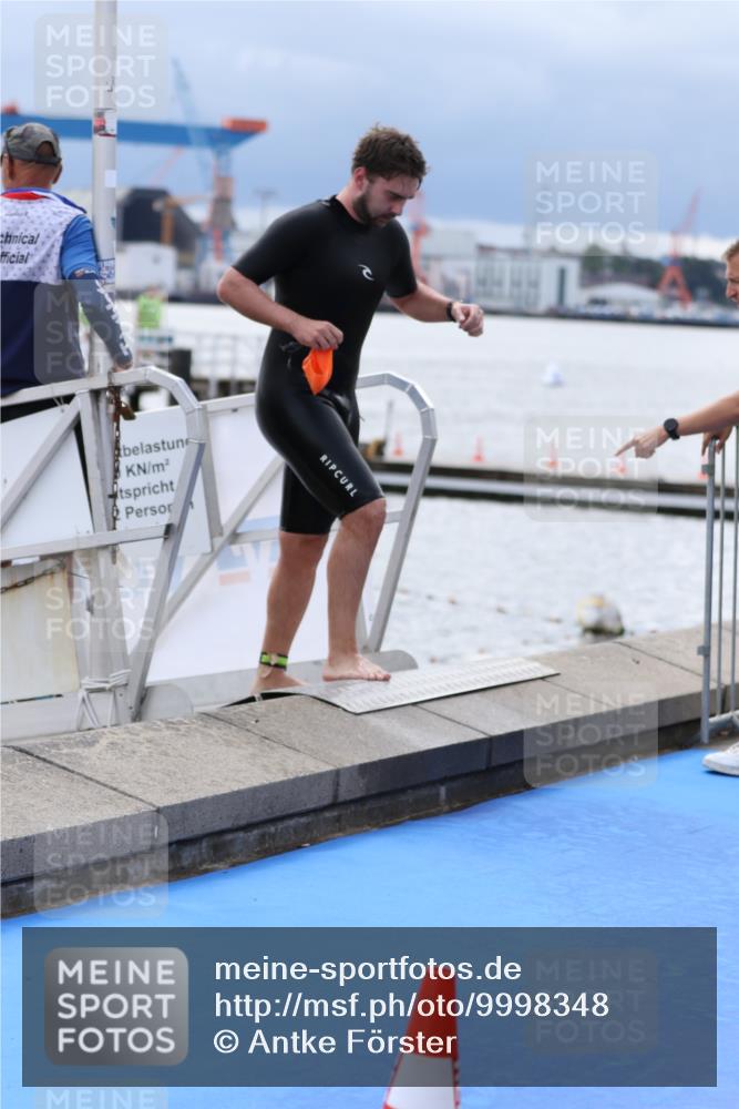 16.08.2026 - KN Förde Triathlon 2026 Antke Förster http://msf.ph/oto/9998348 16.08.2026 12:53:46 Schwimmen 608, 609, 730, 737 meine-sportfotos.de