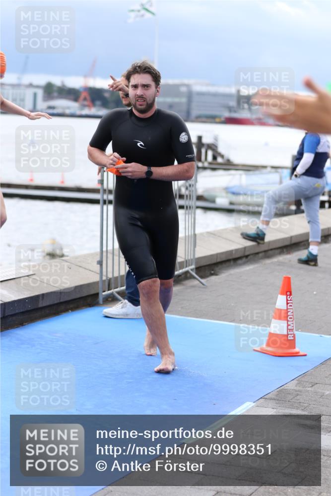 16.08.2026 - KN Förde Triathlon 2026 Antke Förster http://msf.ph/oto/9998351 16.08.2026 12:53:47 Schwimmen 608, 609, 730, 737 meine-sportfotos.de