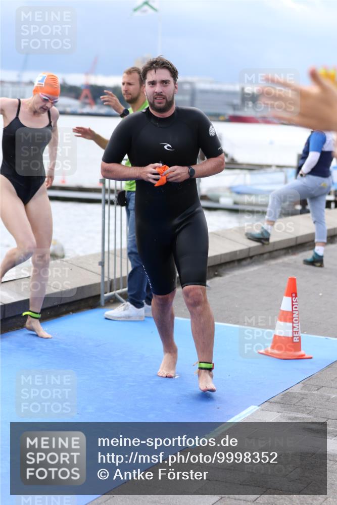 16.08.2026 - KN Förde Triathlon 2026 Antke Förster http://msf.ph/oto/9998352 16.08.2026 12:53:47 Schwimmen 608, 609, 730, 737 meine-sportfotos.de