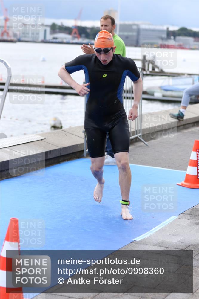 16.08.2026 - KN Förde Triathlon 2026 Antke Förster http://msf.ph/oto/9998360 16.08.2026 12:54:07 Schwimmen 608, 609, 730, 737 meine-sportfotos.de