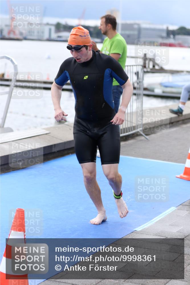 16.08.2026 - KN Förde Triathlon 2026 Antke Förster http://msf.ph/oto/9998361 16.08.2026 12:54:07 Schwimmen 608, 609, 730, 737 meine-sportfotos.de