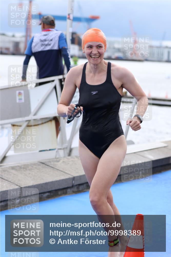 16.08.2026 - KN Förde Triathlon 2026 Antke Förster http://msf.ph/oto/9998389 16.08.2026 12:55:36 Schwimmen 738, 747, 726, 732, 739 meine-sportfotos.de