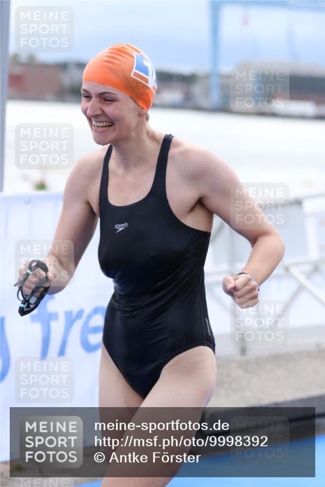 16.08.2026 - KN Förde Triathlon 2026 Antke Förster http://msf.ph/oto/9998392 16.08.2026 12:55:36 Schwimmen 738, 747, 726, 732, 739 meine-sportfotos.de