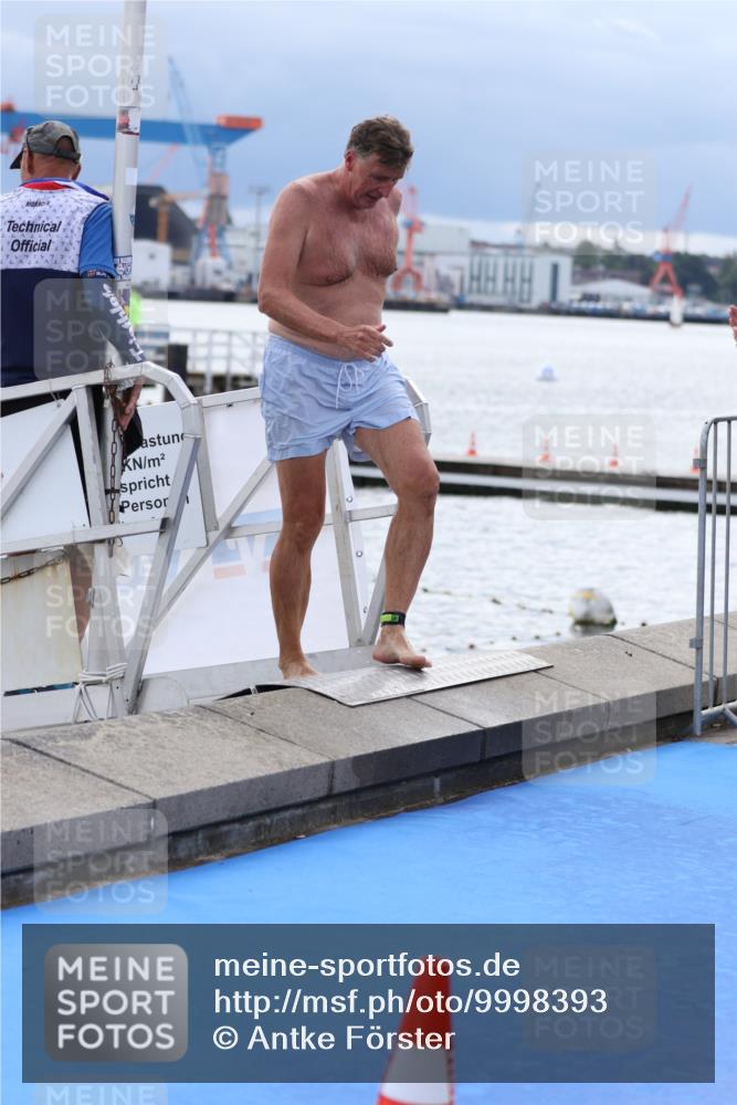 16.08.2026 - KN Förde Triathlon 2026 Antke Förster http://msf.ph/oto/9998393 16.08.2026 12:55:48 Schwimmen 726, 738, 747, 732, 739 meine-sportfotos.de