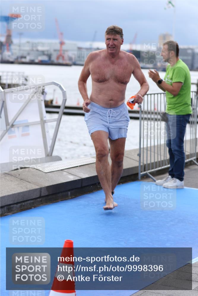 16.08.2026 - KN Förde Triathlon 2026 Antke Förster http://msf.ph/oto/9998396 16.08.2026 12:55:49 Schwimmen 726, 738, 747, 732, 739 meine-sportfotos.de