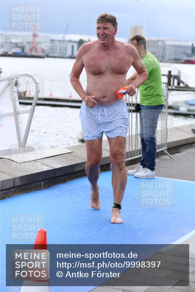 16.08.2026 - KN Förde Triathlon 2026 Antke Förster http://msf.ph/oto/9998397 16.08.2026 12:55:50 Schwimmen 726, 738, 739, 747, 732, 739 meine-sportfotos.de
