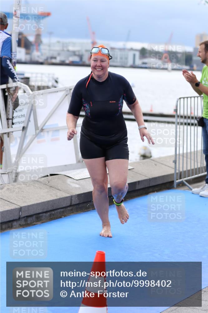 16.08.2026 - KN Förde Triathlon 2026 Antke Förster http://msf.ph/oto/9998402 16.08.2026 12:55:53 Schwimmen 726, 738, 739, 732 meine-sportfotos.de