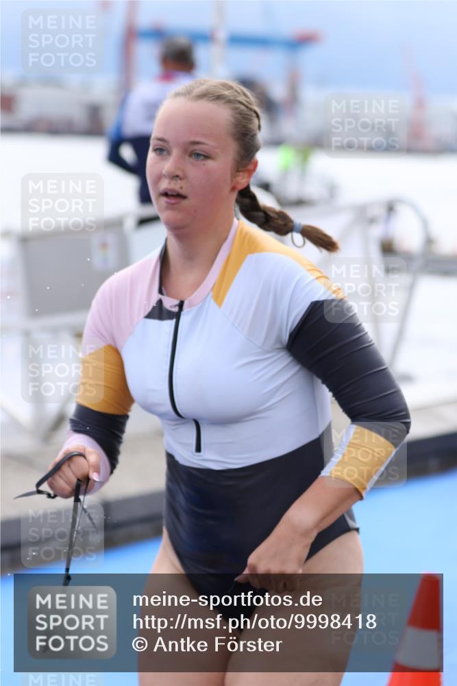 16.08.2026 - KN Förde Triathlon 2026 Antke Förster http://msf.ph/oto/9998418 16.08.2026 12:56:35 Schwimmen 717, 742 meine-sportfotos.de