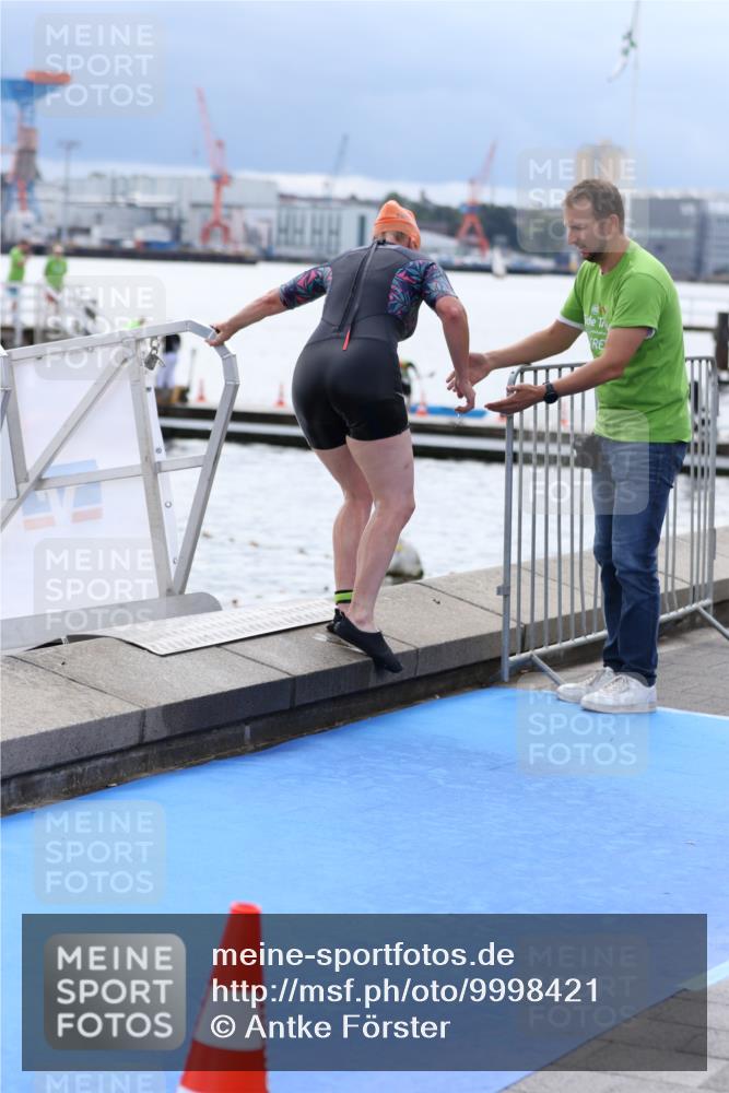 16.08.2026 - KN Förde Triathlon 2026 Antke Förster http://msf.ph/oto/9998421 16.08.2026 12:56:52 Schwimmen 717, 742 meine-sportfotos.de