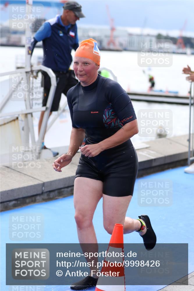16.08.2026 - KN Förde Triathlon 2026 Antke Förster http://msf.ph/oto/9998426 16.08.2026 12:56:54 Schwimmen 717, 742 meine-sportfotos.de