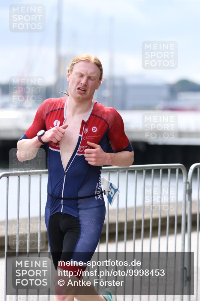 16.08.2026 - KN Förde Triathlon 2026 Antke Förster http://msf.ph/oto/9998453 16.08.2026 13:16:30 Laufen  meine-sportfotos.de