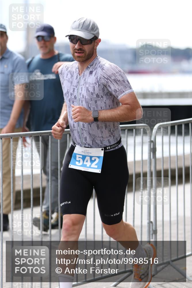 16.08.2026 - KN Förde Triathlon 2026 Antke Förster http://msf.ph/oto/9998516 16.08.2026 13:24:56 Laufen  meine-sportfotos.de