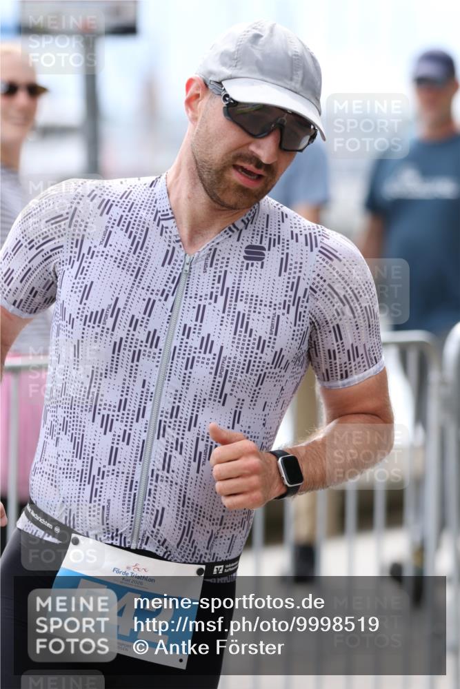 16.08.2026 - KN Förde Triathlon 2026 Antke Förster http://msf.ph/oto/9998519 16.08.2026 13:24:57 Laufen  meine-sportfotos.de
