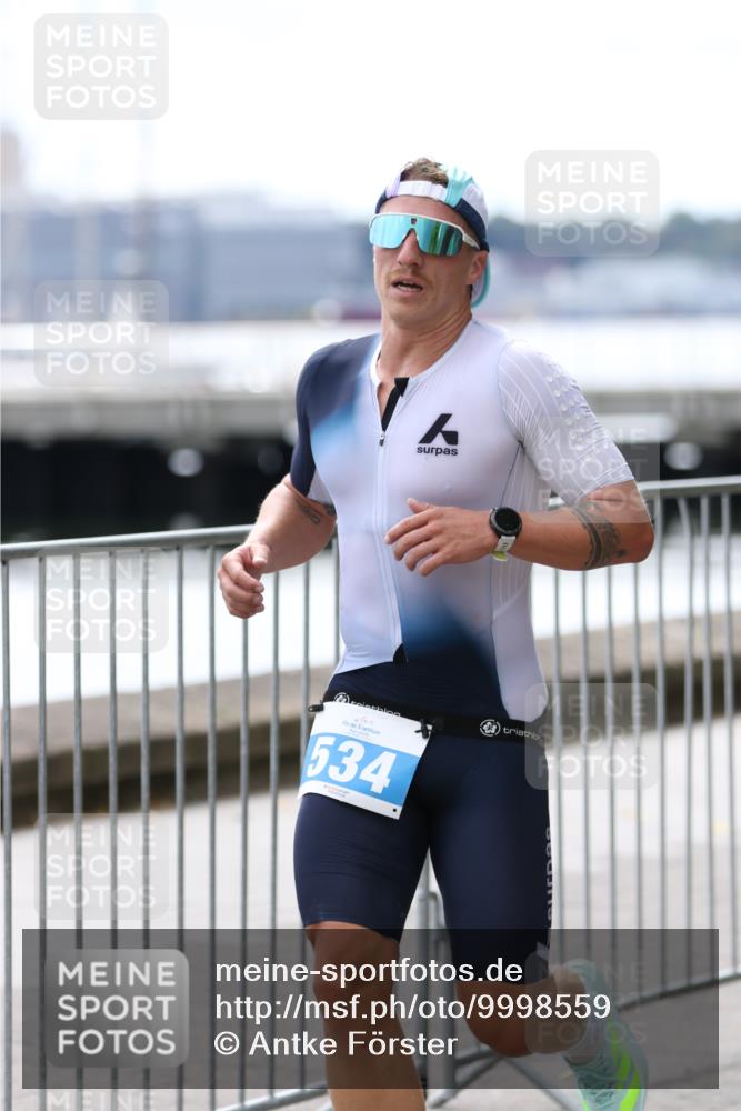 16.08.2026 - KN Förde Triathlon 2026 Antke Förster http://msf.ph/oto/9998559 16.08.2026 13:26:31 Laufen  meine-sportfotos.de