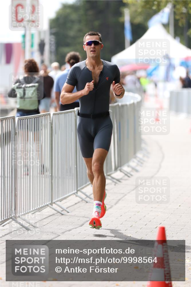 16.08.2026 - KN Förde Triathlon 2026 Antke Förster http://msf.ph/oto/9998564 16.08.2026 13:26:43 Laufen  meine-sportfotos.de