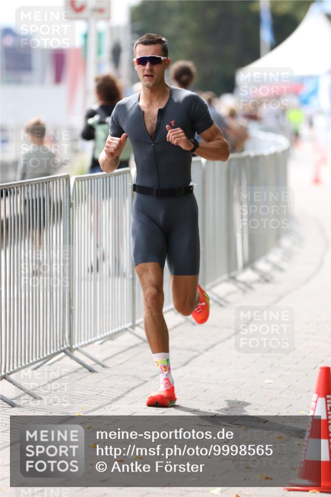 16.08.2026 - KN Förde Triathlon 2026 Antke Förster http://msf.ph/oto/9998565 16.08.2026 13:26:43 Laufen  meine-sportfotos.de