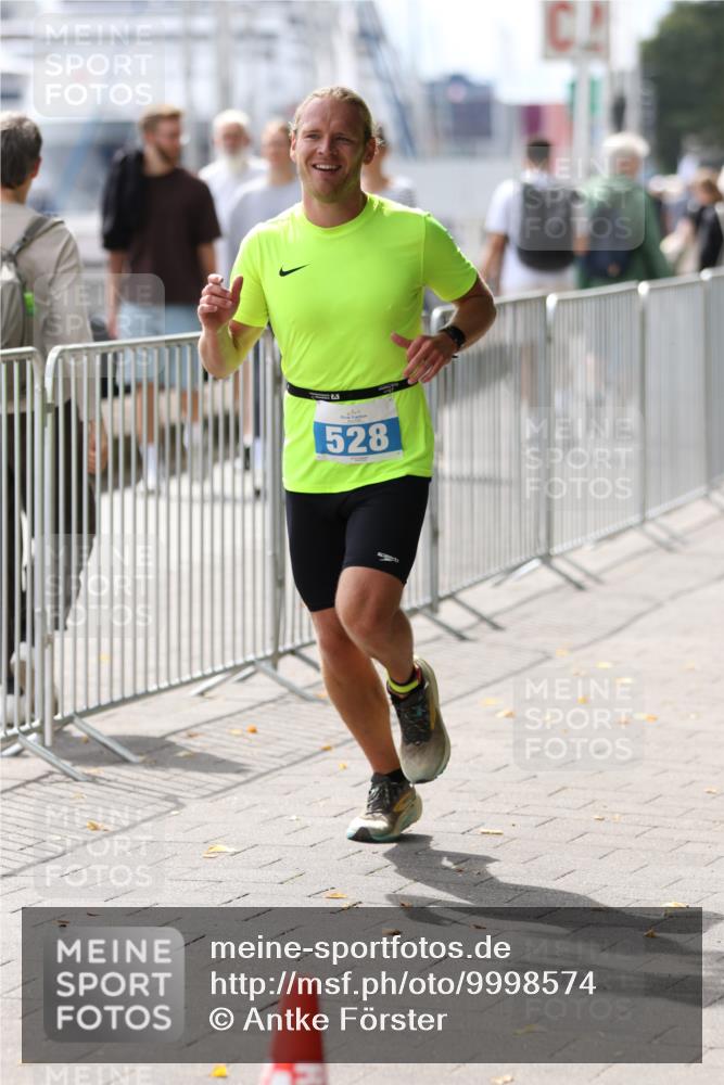16.08.2026 - KN Förde Triathlon 2026 Antke Förster http://msf.ph/oto/9998574 16.08.2026 13:27:16 Laufen  meine-sportfotos.de