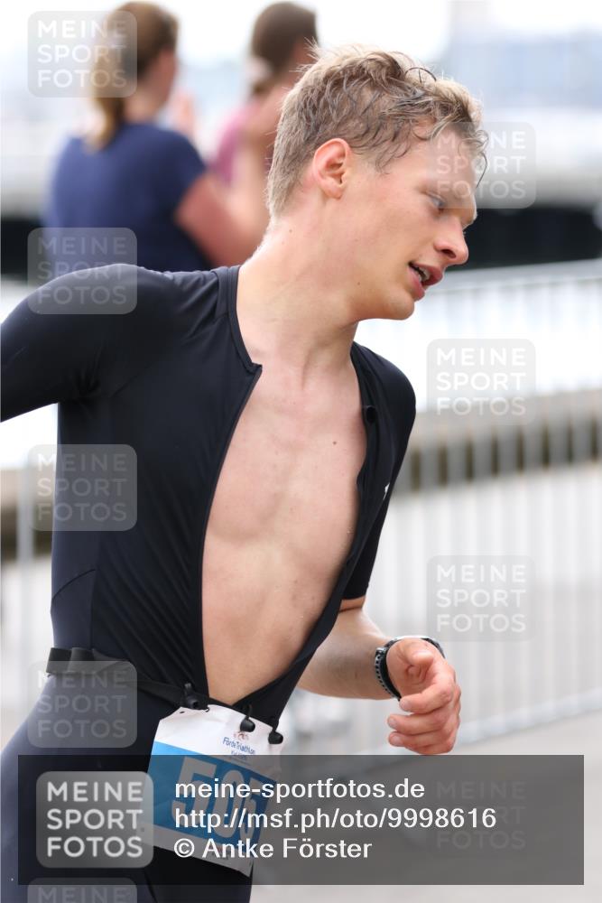 16.08.2026 - KN Förde Triathlon 2026 Antke Förster http://msf.ph/oto/9998616 16.08.2026 13:28:38 Laufen  meine-sportfotos.de