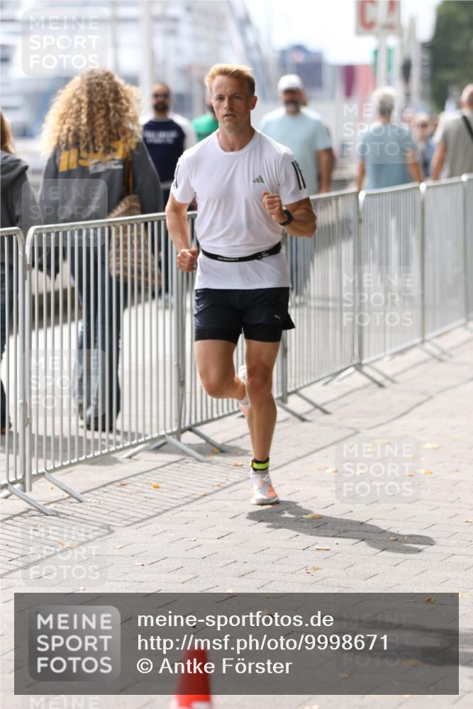 16.08.2026 - KN Förde Triathlon 2026 Antke Förster http://msf.ph/oto/9998671 16.08.2026 13:30:07 Laufen  meine-sportfotos.de