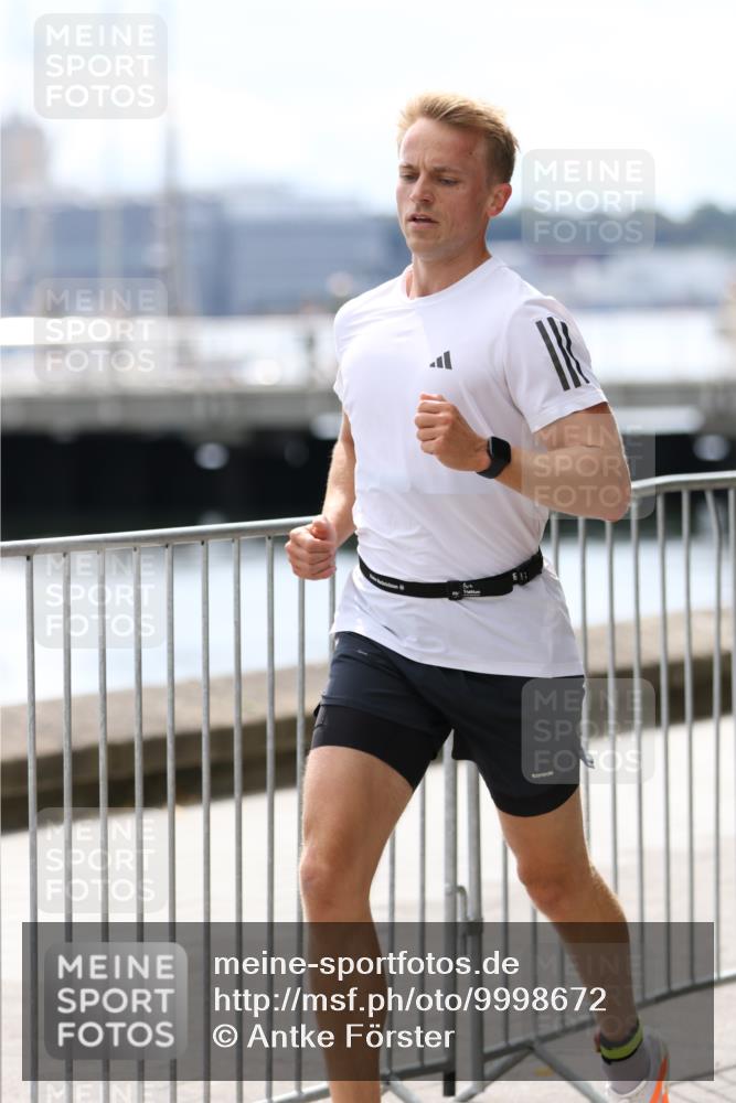16.08.2026 - KN Förde Triathlon 2026 Antke Förster http://msf.ph/oto/9998672 16.08.2026 13:30:09 Laufen  meine-sportfotos.de