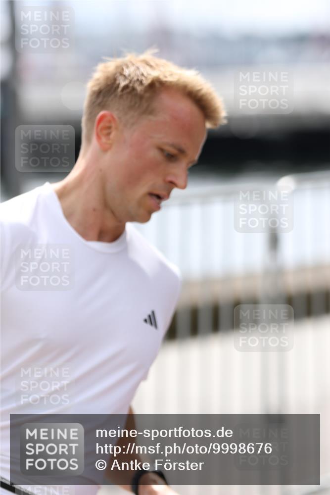 16.08.2026 - KN Förde Triathlon 2026 Antke Förster http://msf.ph/oto/9998676 16.08.2026 13:30:10 Laufen  meine-sportfotos.de