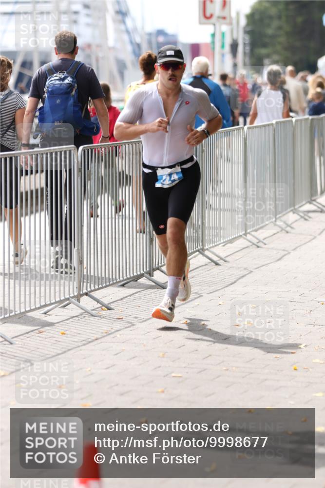 16.08.2026 - KN Förde Triathlon 2026 Antke Förster http://msf.ph/oto/9998677 16.08.2026 13:30:40 Laufen  meine-sportfotos.de