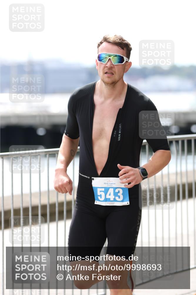 16.08.2026 - KN Förde Triathlon 2026 Antke Förster http://msf.ph/oto/9998693 16.08.2026 13:30:57 Laufen  meine-sportfotos.de