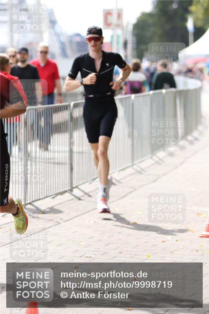 16.08.2026 - KN Förde Triathlon 2026 Antke Förster http://msf.ph/oto/9998719 16.08.2026 13:31:39 Laufen  meine-sportfotos.de