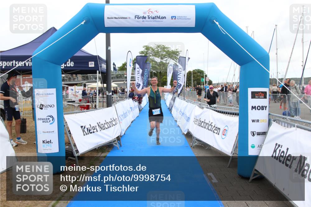 16.08.2026 - KN Förde Triathlon 2026 Markus Tischler http://msf.ph/oto/9998754 16.08.2026 12:08:42 Ziel 390, 390 meine-sportfotos.de