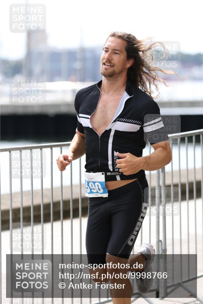 16.08.2026 - KN Förde Triathlon 2026 Antke Förster http://msf.ph/oto/9998766 16.08.2026 13:32:47 Laufen  meine-sportfotos.de